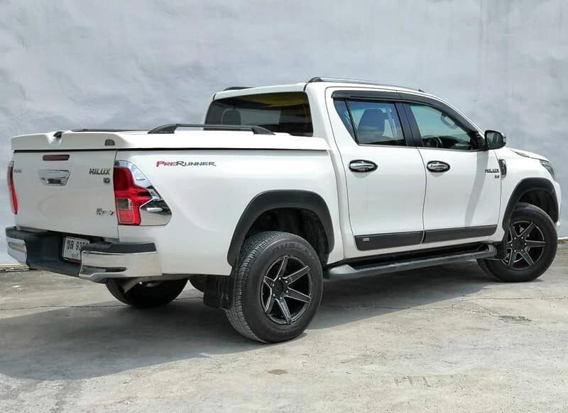 TOYOTA HILUX REVO