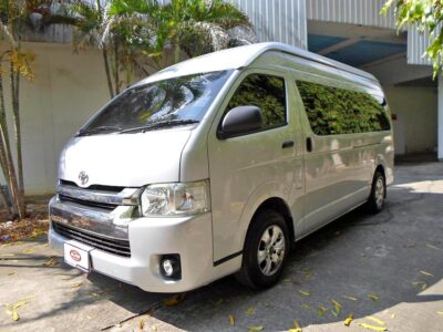 2014 Toyota commuter 3.0 mt