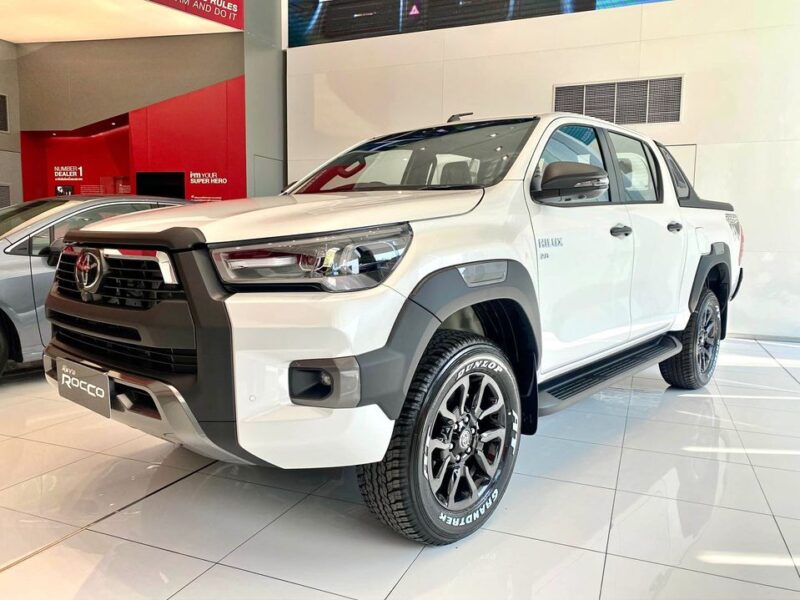 2023 Toyota hilux revo