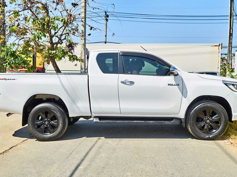 2019 Toyota hilux revo smartcab prerunner