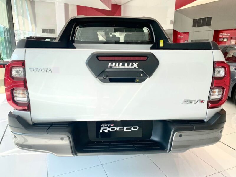 2023 Toyota hilux revo