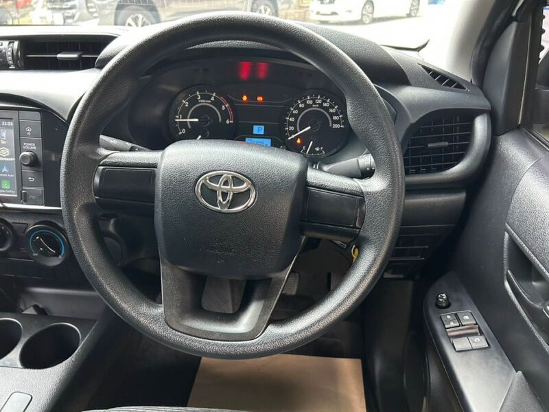 2022 TOYOTA REVO SMART CAB AUTO 2.4cc. entry z edition